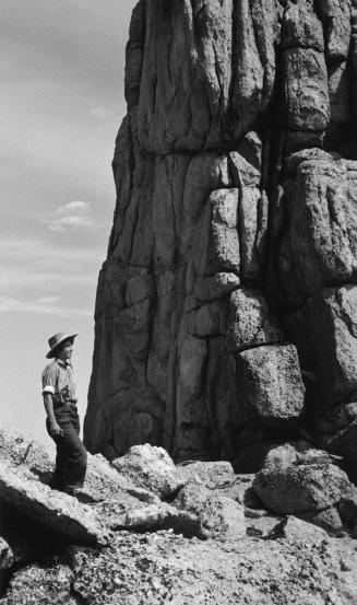 H.R. on Echo Peaks